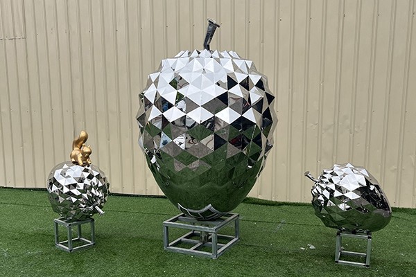 Custom Stainless Steel Pine Cone Sculptures – Modern Geometric Outdoor Art Installation